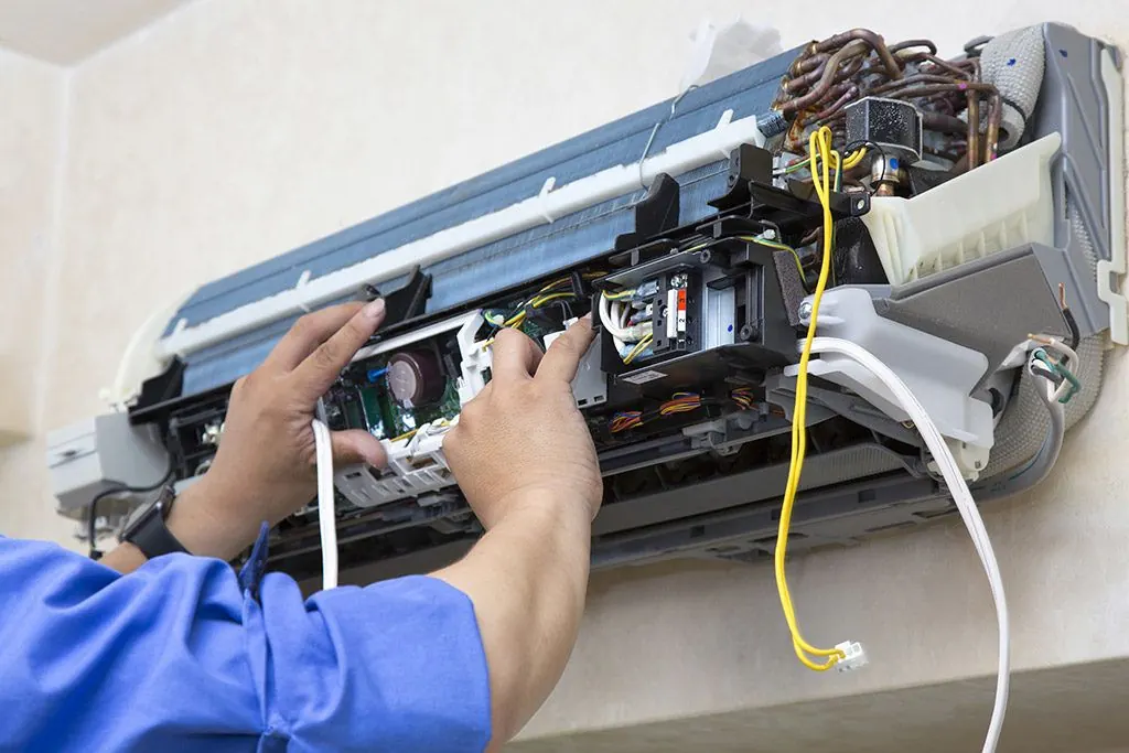 Appliance repair technician work in Centurion